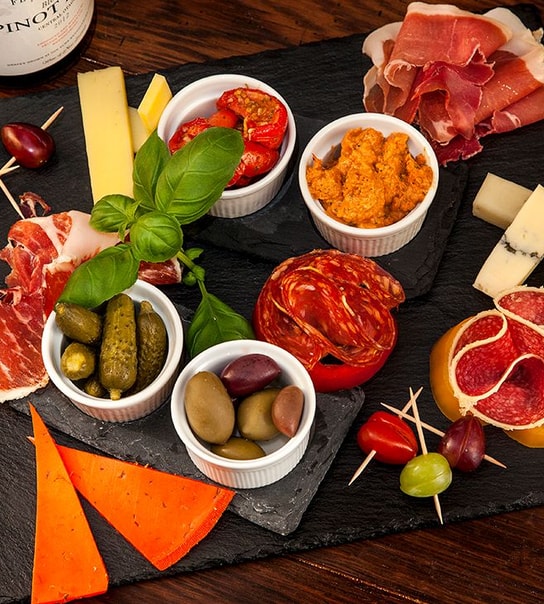 Luksus Tapas med over 20 forskellige tapas hos Lundgren VIP