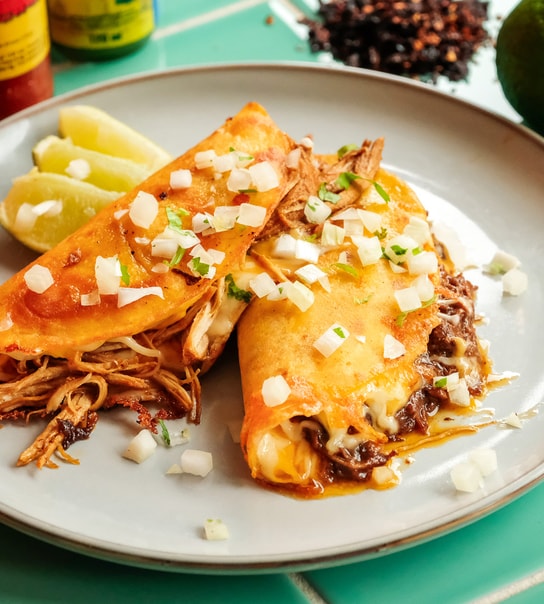 Halv pris på hele menukortet hos Sazón i Brønshøj