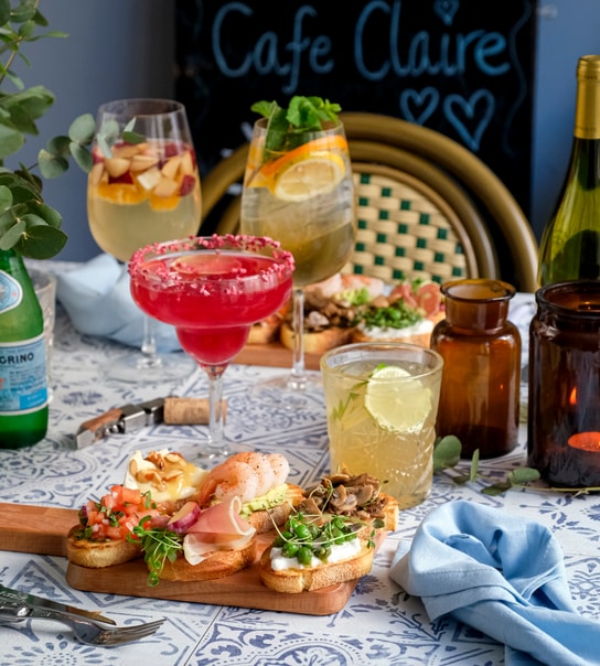Café Claire: Smag en bid af Barcelona med 6 pintxos og lækre oliven hos topkok på Østerbros hyggeligste café