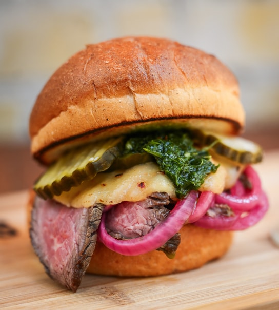 Topanmeldte BOBS: Spar 53 % på valgfri steak burger inkl. valgfri drikkevare - også take away!