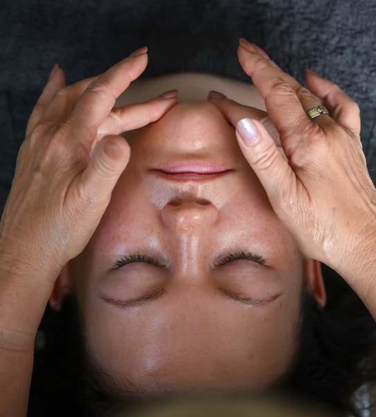 Japansk Lifting el. Gua Sha-ansigtsbehandling