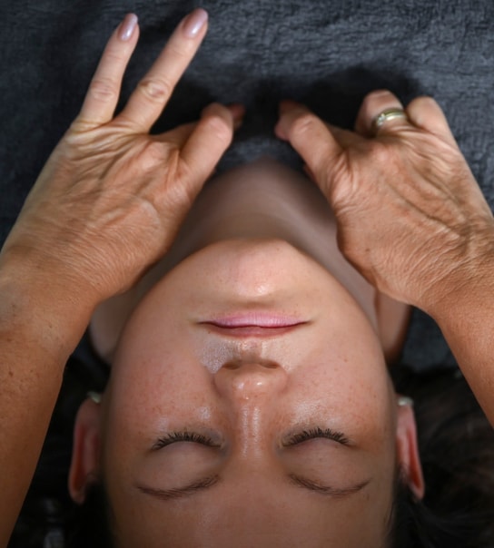 Japansk Lifting el. Gua Sha-ansigtsbehandling