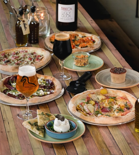 Rost til skyerne: 3-retters m/ Pizza & italienske specialiteter hos ikoniske Tribeca i Nordvest