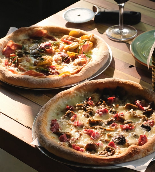 Rost til skyerne: 3-retters m/ Pizza & italienske specialiteter hos ikoniske Tribeca i Nordvest