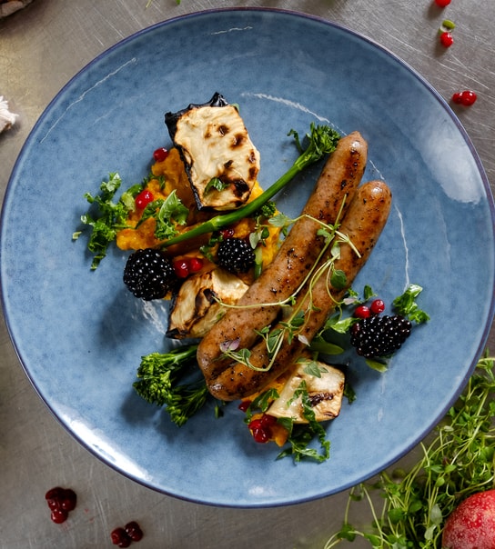 Opgrader julebordet med de saftige Andepølser fra Slagter Friis | Spar 30%