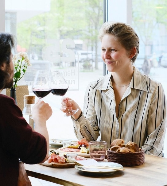 Tapasbræt for 2 og 1 flaske vin hos BARe VIN