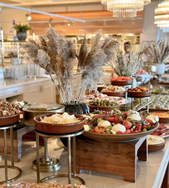 Luksuriøs brunchbuffet på Marienlyst Strandhotel