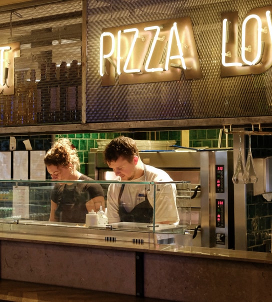 Spar 50 % på landets bedste pizza: Valgfri takeaway pizza fra GORMs - 3 lokationer og mulighed for levering!