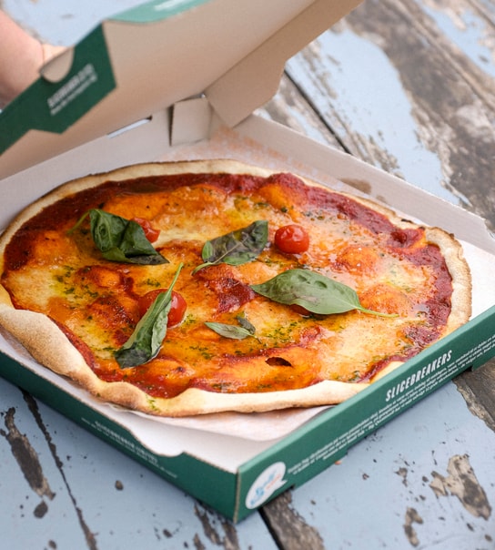 Spar 50 % på landets bedste pizza: Valgfri takeaway pizza fra GORMs - 3 lokationer og mulighed for levering!