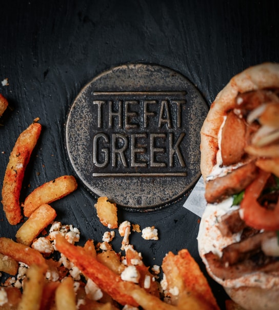 Gyros Combo hos The Fat Greek - Vælg selv og smag den flammegrillede favorit!