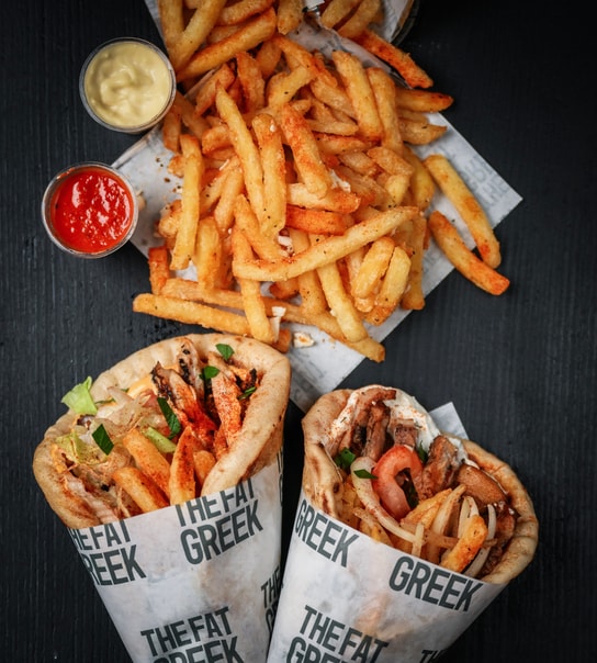 Gyros Combo hos The Fat Greek - Vælg selv og smag den flammegrillede favorit!