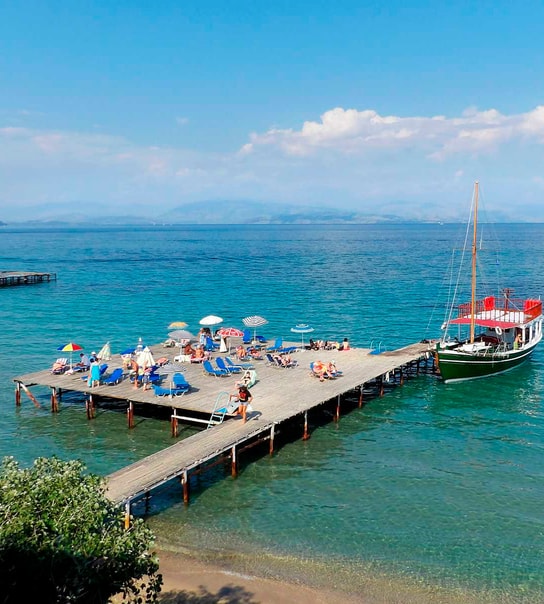 Apollo: Strand-ferie på Korfu