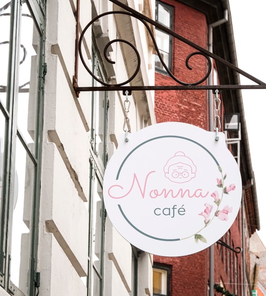 Dagens Kage & valgfri varm drik hos Nonna Café - Indre By