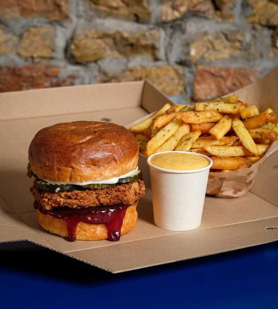 Valgfri Burger Combo + Lemonade hos Eden Jaxx - Vesterbro, Østerbro & KBH K
