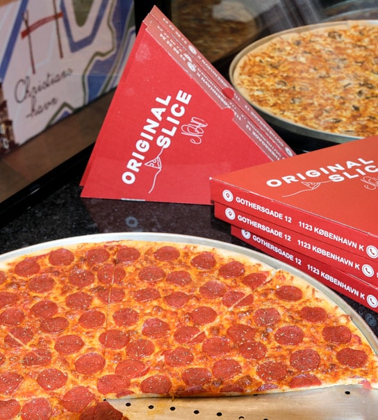 Spar op til 50 %: Kæmpe Pizza & Slices