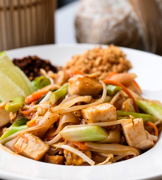 Valgfri forret + hovedret | Thai Gadekøkken i Måløv