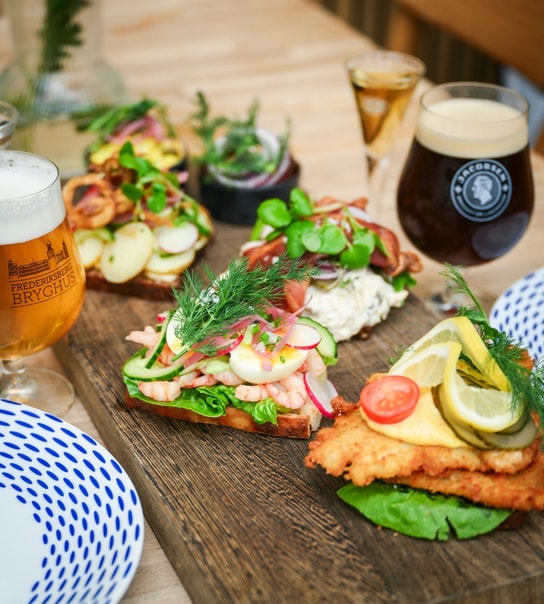 2 stk. Valgfri Smørrebrød hos Frederiksberg Rådhuskælder