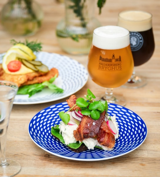 2 stk. Valgfri Smørrebrød hos Frederiksberg Rådhuskælder