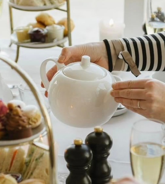 Marienlyst: Pool Club og Afternoon Tea
