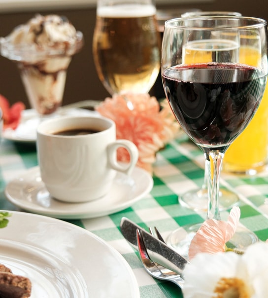 Fest på Bakkens Spisehus – 3 retter & Fri øl, vin og vand.