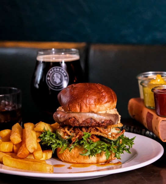Cafe BANKERÅT - Valgfri Burgermenu