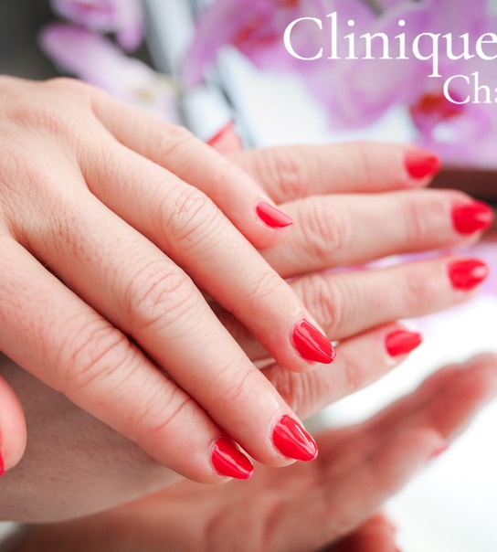 Mani- eller pedicure med CND Shellac 