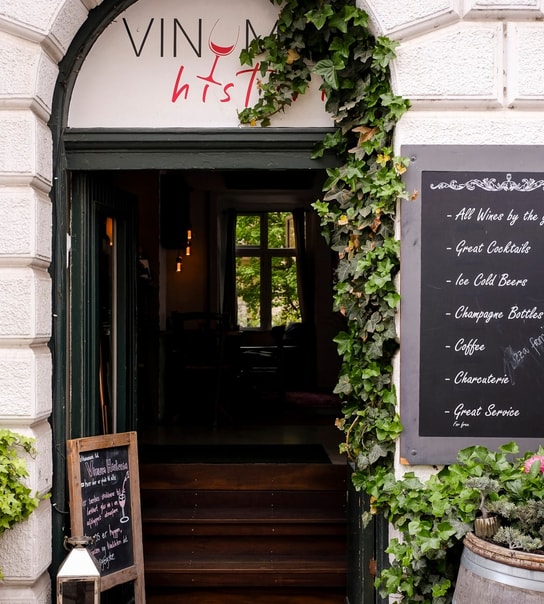 Tapas & Vin for 2 - Vinum Historia