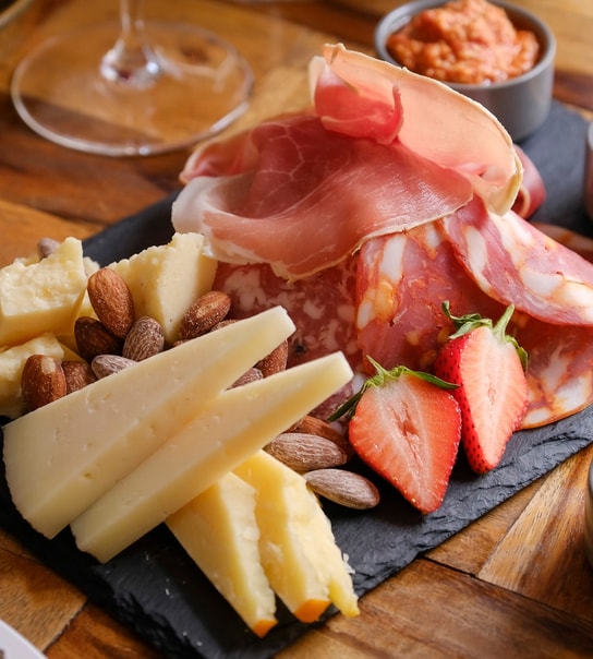 Tapas & Vin for 2 - Vinum Historia