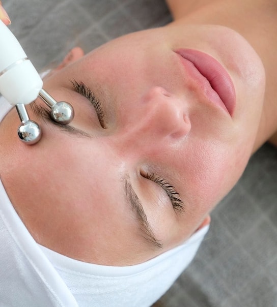 60-90 min. Hydrafacial-ansigtsbehandling