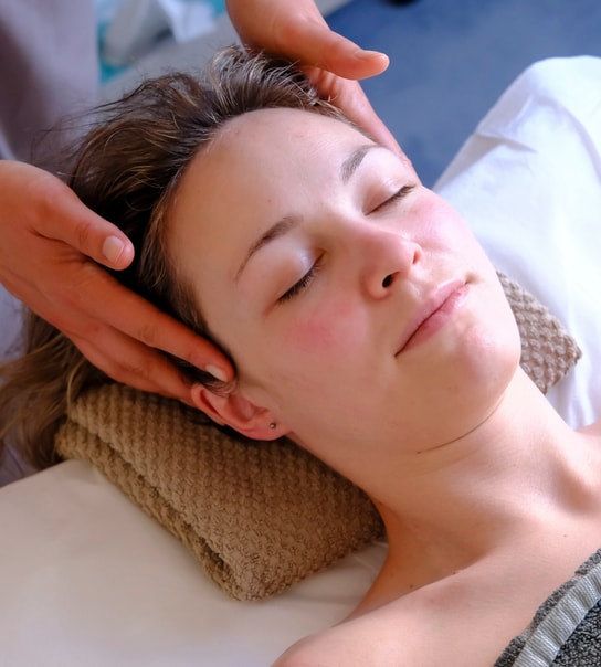 Ayurvedisk massage & behandlinger - spar op til 56 %