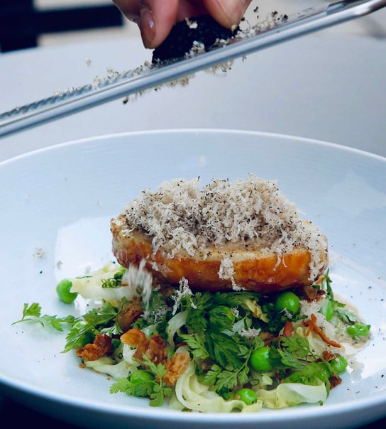 8 Serveringer hos Restaurant Rebel - Anbefalet i Michelin-guiden på 12. år