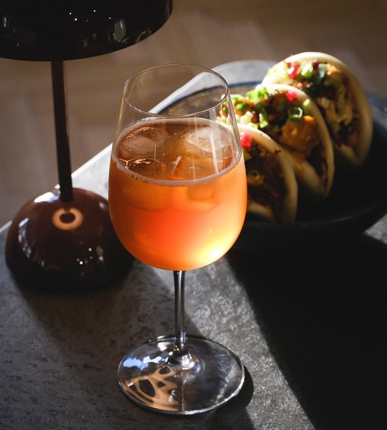 Bao Buns & valgfri drik hos Poké & Sons - Asiatisk velsmag og nordiske råvarer