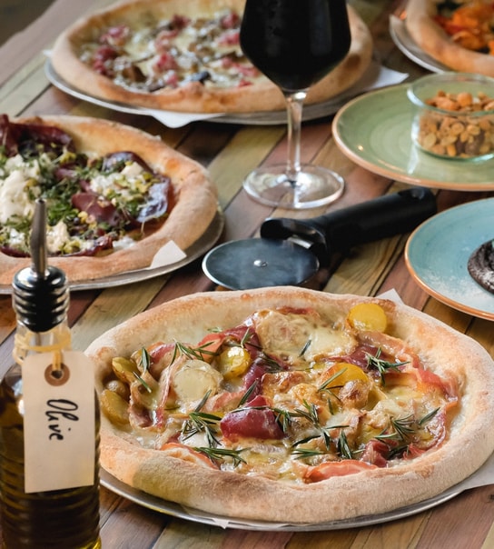 Rost til skyerne: 3-retters m/ Pizza & italienske specialiteter hos ikoniske Tribeca i Nordvest