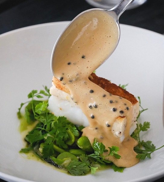 8 Serveringer hos Restaurant Rebel - Anbefalet i Michelin-guiden på 12. år