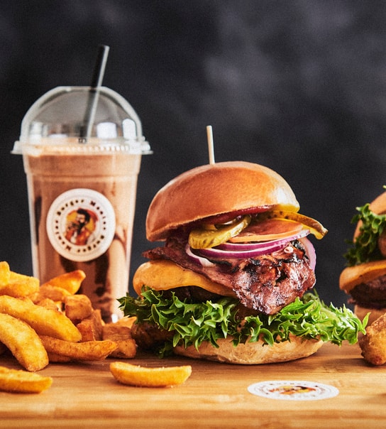½ pris på menu hos Burger Maniac