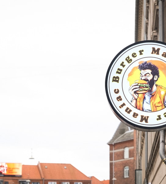 ½ pris på menu hos Burger Maniac