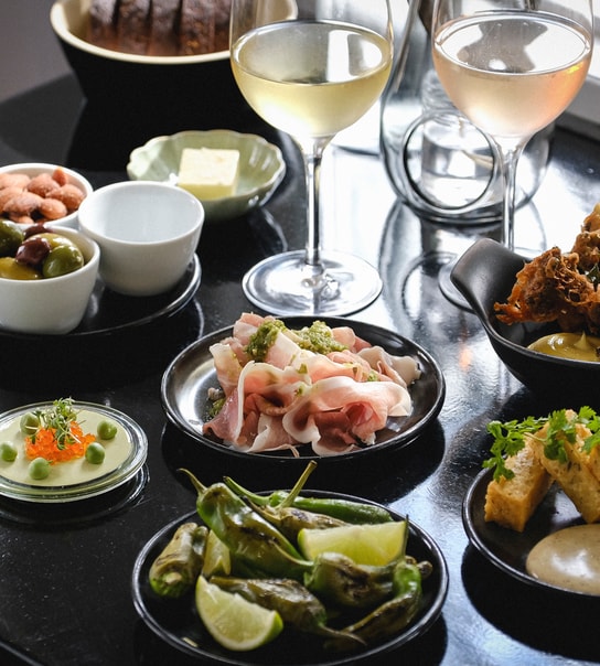 Frokost på Den Gule Cottage - 7 anretninger med udsigt til Øresund