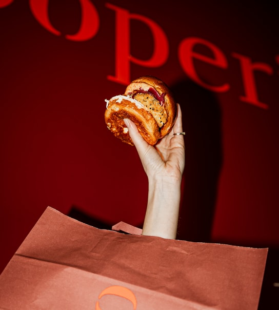 Valgfri Burgercombo fra Cooper's - Populær Burgerjoint med Snaskede Favoritter
