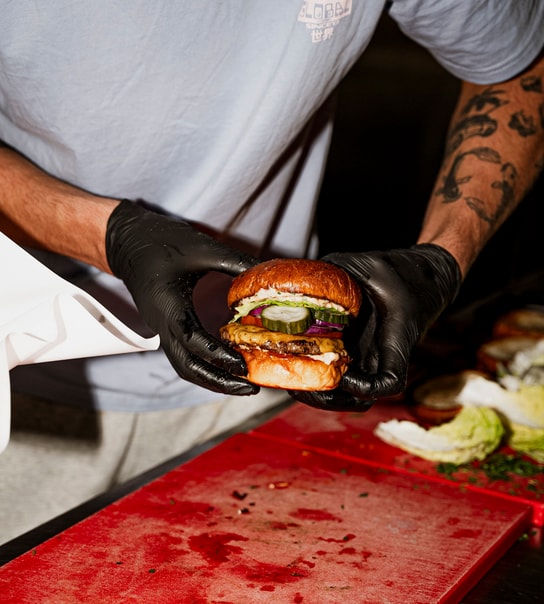 Valgfri Burgercombo fra Cooper's - Populær Burgerjoint med Snaskede Favoritter