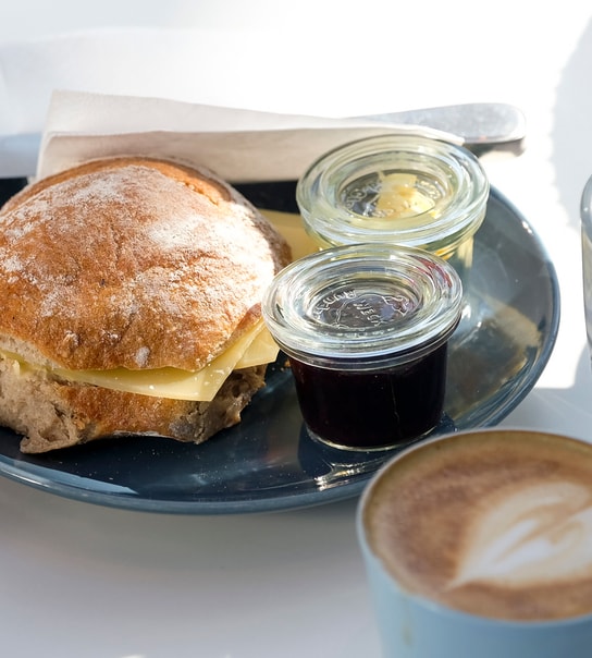 BMO m/ Valgfri Drik på Café Henning