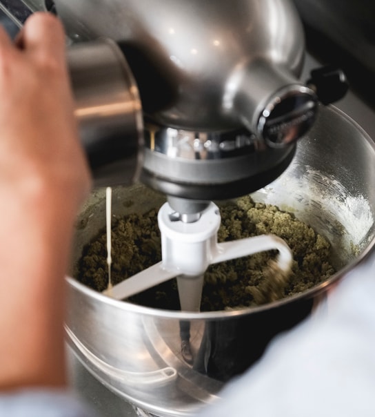 Vælg Selv 2 Cookies Hos Cookie Crush På Vesterbrogade - Fyldt Med Karakter & Krumme