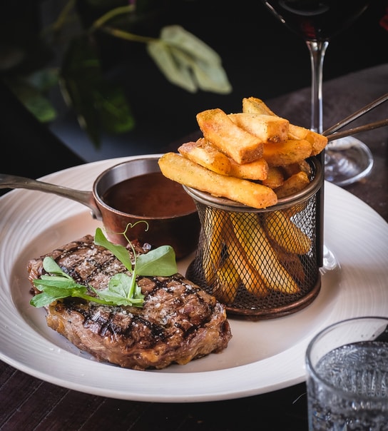 NY MENU: Valgfri 3-retters på Den Blå Hund - Legendarisk Frederiksberg-Café