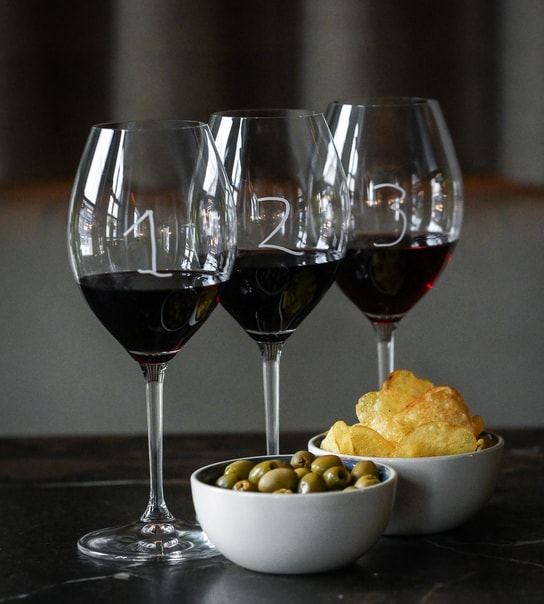 Eksklusiv Blindsmagning Hos Vininvestoren - 3 Glas, 3 Prisklasser, 1 Udfordring