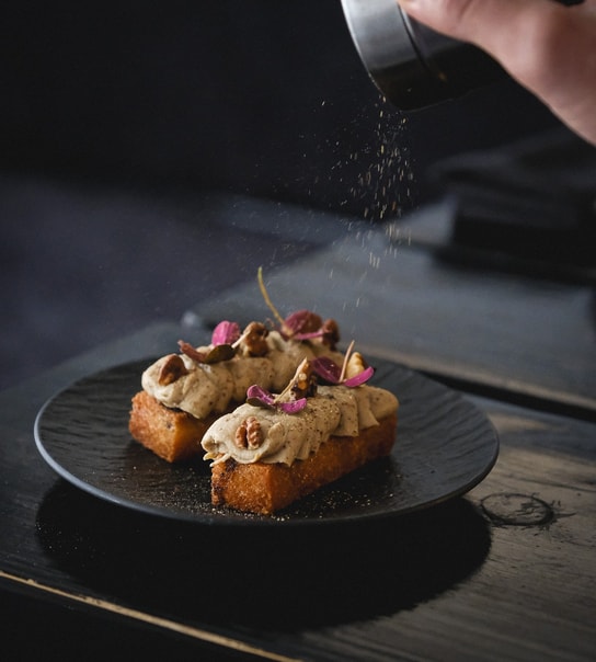 8 Serveringer hos Restaurant Rebel - Anbefalet i Michelin-guiden på 12. år