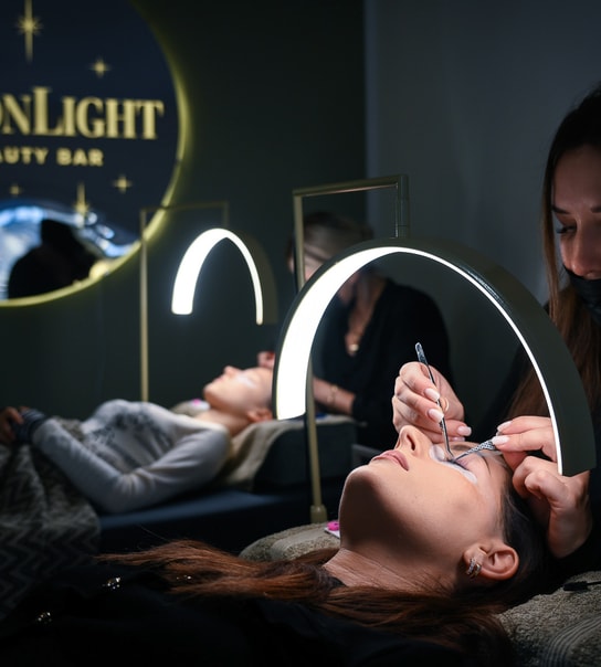 Eyelash Extensions / Volume Lashes