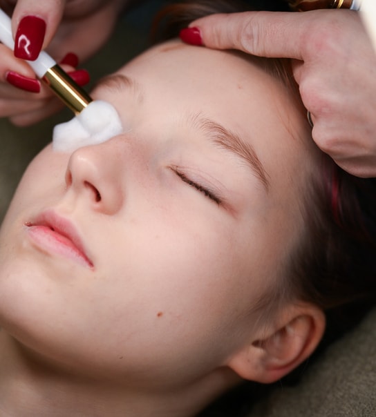 Eyelash Extensions / Volume Lashes