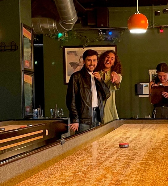 Shuffleboard + Valgfri Øl/Vin & Snacks