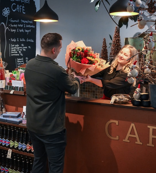 2 Valgfri Smørrebrød + Sødt Hos Florie