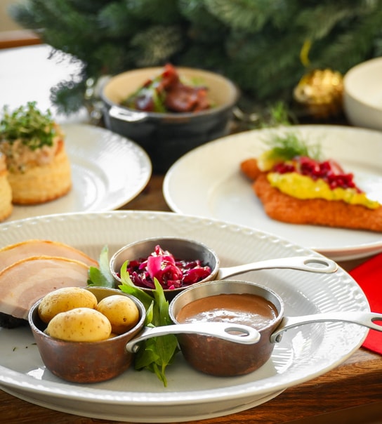 Strandmøllekroens Julebord - En højtidelig menu i stemningsfyldte omgivelser!