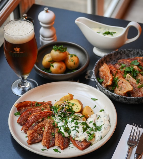 Stegt Flæsk Ad Libitum - Bomhuset i Charlottenlund